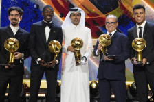 Крунисување во Дубаи: Дембеле е најдобар во светот, Роналдо му врачи специјално признание на Ѓоковиќ! - SportStation.mk