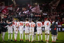 (Видео) Баерн со „четворка“ за крај на 2025: Баварците поставија историски рекорд во Бундеслигата! - SportStation.mk