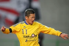 „Кралот Казу“ не запира: На 58 години потпиша за нов клуб за својата 41. професионална сезона! - SportStation.mk