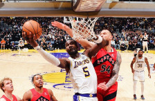 НБА преглед: Хорнетс го прегазија осакатениот Денвер, Лејкерс до победа, историја за Дјурант - SportStation.mk