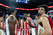 (Видео) Звезда го покори Истанбул: Ефес поразен со 22 разлика за историски триумф! - SportStation.mk