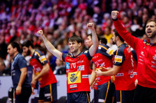 Шпанија ја „сопре“ Франција: Лекција по тактика за европскиот првак, „триколорите“ пред елиминација! - SportStation.mk