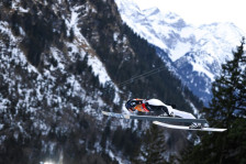 (Видео) Битка со ветерот во Германија: Домен Превц чекори кон златото! - SportStation.mk