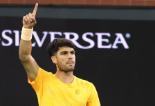 Алкараз „преживеа“ повреда и драма за 14-0 во 2026, Фриц и Бублик паднаа во калифорнискиот пекол! - SportStation.mk