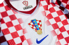 Хрватска ги претстави дресовите за Мундијалот, инспирирани од историјата и првиот меч во 1990 година! - SportStation.mk