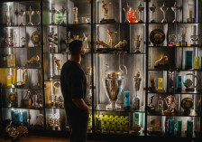 После Салах и Сака го покажа кабинетот со трофеи од Арсенал... - SportStation.mk