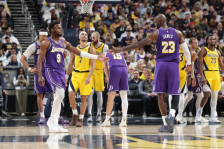 Леброн му асистираше на Брони за првите татко-син поени во НБА! - SportStation.mk