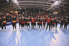 „Јане Сандански“ мора да „гори“: Пуштени во продажба билетите за спектаклот меѓу Вардар и Бенфика! - SportStation.mk