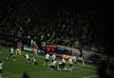 (Видео) Емоции во Лисабон: Играчите на Спортинг и навивачите во еден глас по историскиот пресврт! - SportStation.mk