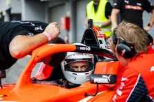 Македонската Ф1 надеж ги пали мотрите: Стефан Тренески ја започнува својата „Формула“ одисеја! - SportStation.mk