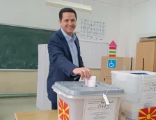 Градоначалникот на општина Гостивар, Ваљбон Лимани нема да доаѓа на работа, за одлуката на Владата ќе се жали пред Уставен суд