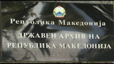 Телефонски разрешена Наташа Котлар Трајкова од директорската позиција на Државниот архив