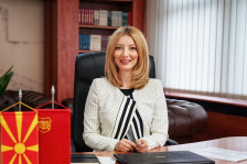 Арсовска тврди дека од медиумите дознала дека треба да пријави имотна состојба до ДКСК