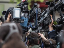 Анализа на експерти: Оваа година, поради притисоци, менталното здравје на новинарите во Србија е сериозно нарушено