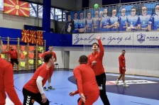 Маркоски замена за повредениот Карасманакис