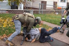 Извештај: Миграциските служби во САД уапсиле 75.000 лица без криминално минато