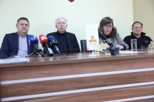 Кум за Бадник е бизнисменот Зоран Кондратенко, а здравичар - музичарот Јаков Дренковски