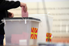 Гласаат болните и затворениците, пред утрешните повторени избори за градоначалник во четири општини