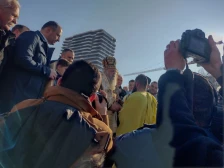 Дарко Митровиќ го фати крстот во водите на Вардар во Скопје