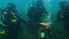 Охридските нуркачи запалија оган под вода го означија почетокот на василичарските прослави