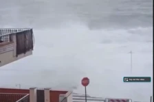 На југот на Италија прогласена вонредна состојба по минатонеделната дводневна бура