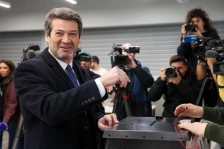 Умерениот социјалист Антониот Хозе Сегуро убедливо победи на претседателските избори во Португалија