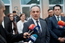 Министерот Алиу вели дека се работи на процесот за трајно вработување на хонорарците во тетовската болница