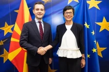 Муцунски во брисел на средба со Кос – во фокус е евроинтегративниот процес на државата