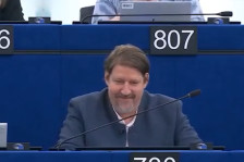 Вајц: Уставните измени се услов за кој не се преговара