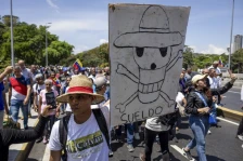 Протести на работници и студенти во Венецуела со барања за повисоки примања