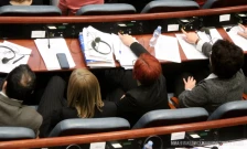 Една третина од пратениците во ЕУ се жени, во Македонија 37,5 отсто