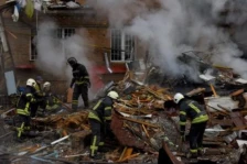 Најмалку тројца загинати во два руски напада врз Украина