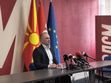 Филипче: Владата ја држи земјата во изолација, а граѓаните во сиромаштија