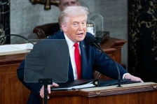 Трамп: Иран постојано го крши прекинот на огнот
