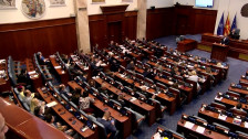 ДУИ стартува со потписи за уставните измени, за владата Брисел ја уценува Македонија, СДСМ обвинува дека Мицкоски ја изолира државата