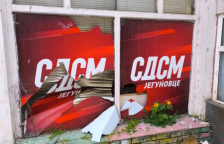 Демолиран штабот на СДСМ во Јегуновце на Велигден