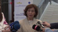 Сиљановска - Давкова: Му честитав за победата на Радев, очекувам конструктивен однос и разбирање на потребата од проширување