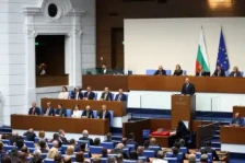 Бугарскиот парламент ја избра владата на премиерот Румен Радев