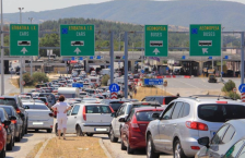 Грција разгледува мерки за олеснување на протокот на патници и возила на граничните премини