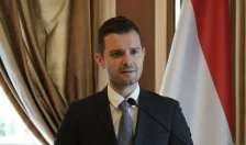 Извори за ТВ 24 од МНР: Утре попладне средба меѓу Муцунски и бугарската МНР Петрова Чамова во Шведска