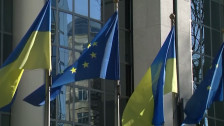Мицкоски и Филипче се обвинуваат кој е повеќе виновен за европската блокада на земјава