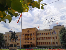 Собранието на седница со повеќе законски предлози, ратификации и извештаи