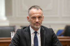 Вицепремиерот задолжен за политики за добро владеење, Арбен Фетаи, поднесе оставка
