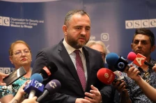 Тошковски: Нема толеранција за насилство, случајот со бугарската амбасада се процесира итно