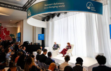 Сиљановска-Давкова се обрати на Парискиот мировен форум: Евроинтеграцијата е дијалог, а не диктат - telma.com.mk