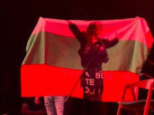 Доби концерт свирежи и мораше предвреме да го заврши настапот - Цеца подигна бугарско знаме на концерт во Велес - telma.com.mk