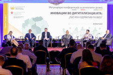 Наши официјални лица на меѓународни настани слушаат српски, наместо македонски превод - telma.com.mk