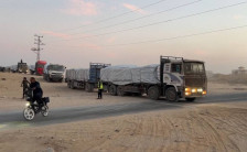 Камиони со хуманитарна помош се движат низ Газа - telma.com.mk