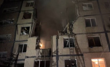 Руски дрон погоди станбена зграда во Днипро – тројца загинати, 12 повредени - telma.com.mk