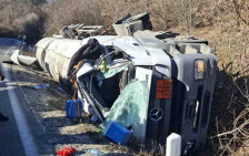 Во прекин е сообраќајот на магистралниот пат Струга- ГП „Ќафасан“ - се преврте цистерна - telma.com.mk